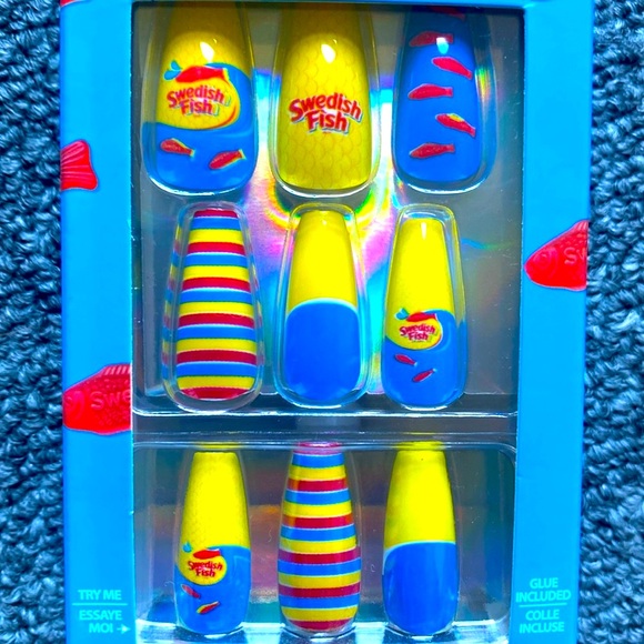Swedish Fish Squareletto Vegan Faux Nail Set - 24 Pack - NWT - Picture 3 of 4